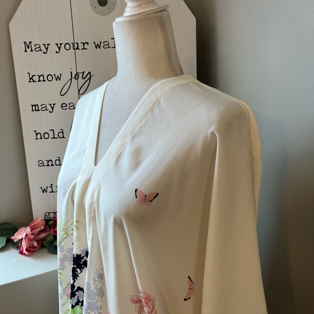 Floral Kimono Sleeve Top - White and Pink - Picture 3 of 5